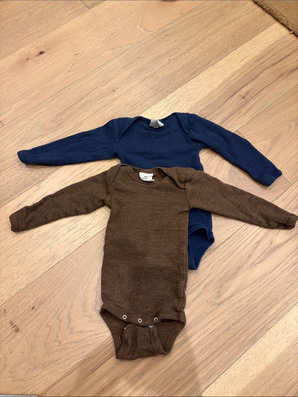 Siskin - Wool and Silk 6-12m Onesies